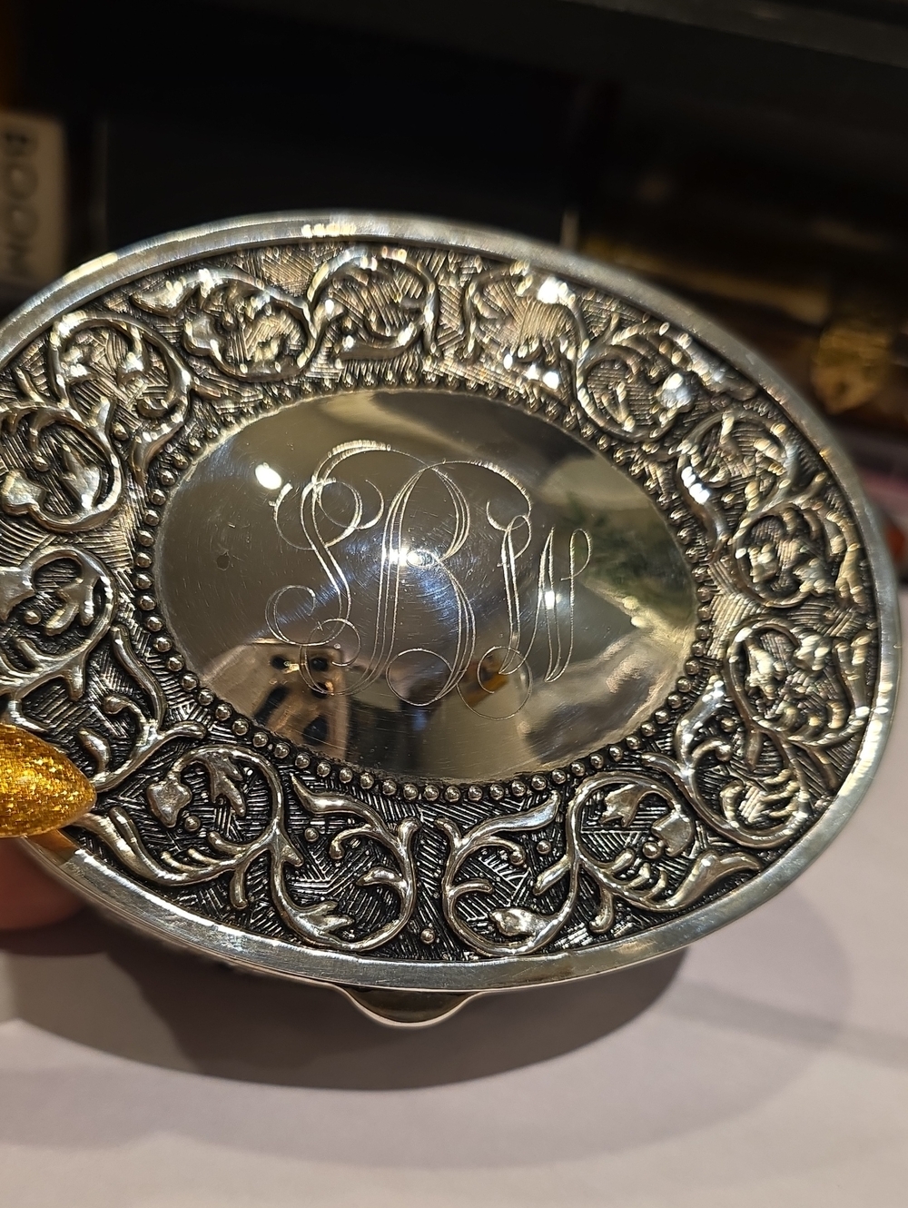 Silver Ornate Compact Mirror - Silver Finish